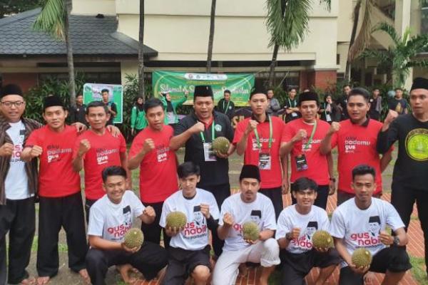 Pendekar Pagar Nusa Main Sepak Bola Durian, Bagaimana Ceritanya?