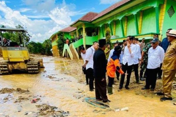 Jokowi Minta Penambangan Emas Ilegal di Lebak Dihentikan