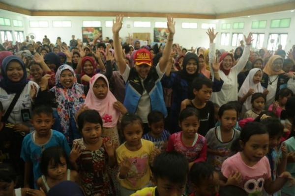 Grace Batubara Tinjau Lokasi Banjir di Lebak