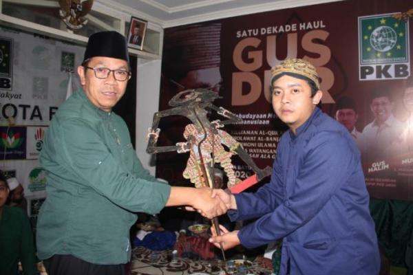 PKB Batu Orbitkan Dalang dari Kader Muda NU Dalam Peringatan Haul Gus Dur