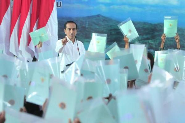 Presiden Jokowi Serahkan 3.218 Sertifikat Tanah di Yogyakarta