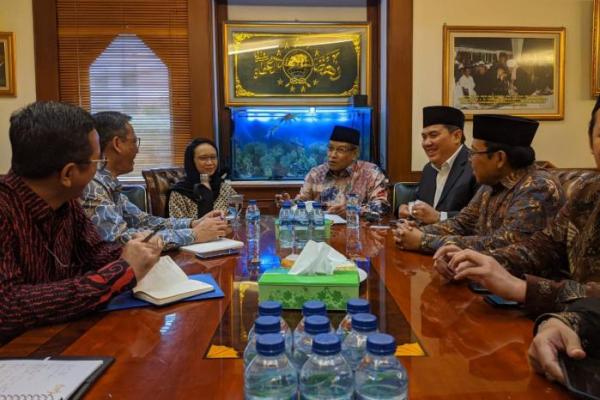 Terima Kunjungan Menlu RI, Ketum PBNU Tegas Tolak WNI Eks ISIS