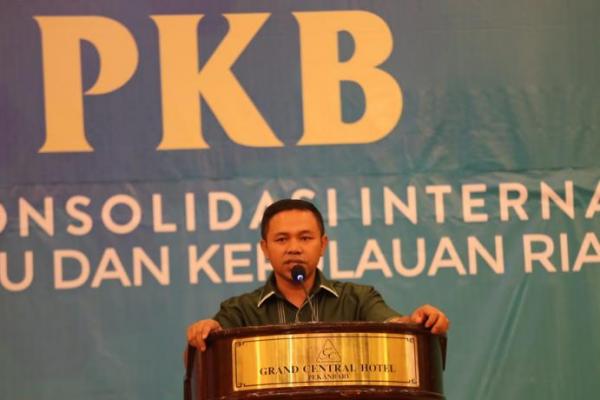 Abdul Wahid Minta Legislator PKB se-Riau Masifkan Medsos