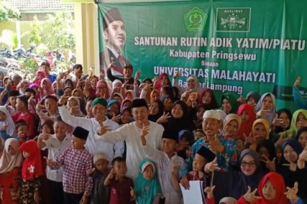 Universitas Malahayati Lampung Santuni Anak Yatim di Pringsewu