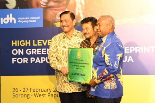 Pacu Investasi Sektor Pertanian di Papua, Mentan Serahkan Rp 49 M