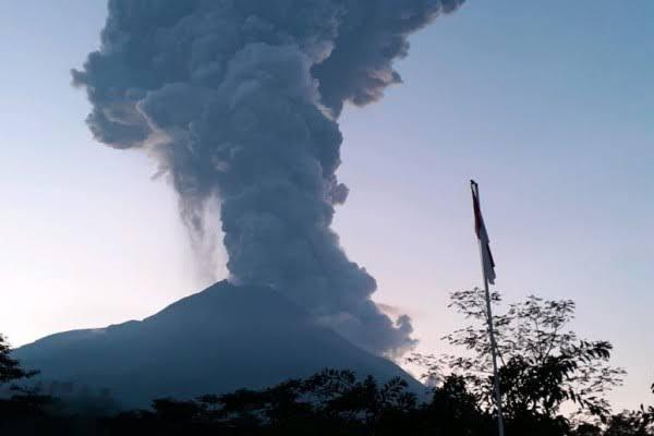 Sejumlah Desa Hujan Abu Imbas Dua Kali Erupsi Merapi