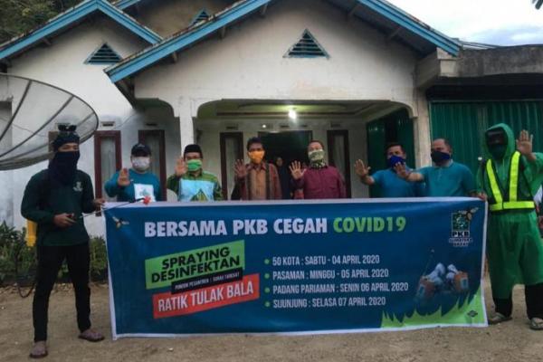 Satgas COVID-19 PKB Sumbar Lanjutkan Penyemprotan Disinfektan di Padang Panjang