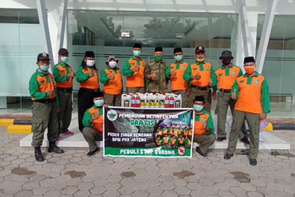 `Posko Peduli` PKB Jateng Bagikan Masker dan Disinfektan