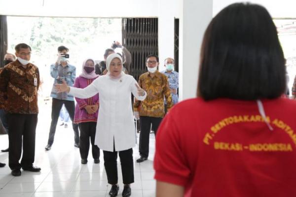 Menteri Ida Fauziyah Pulangkan 101 CPMI ke Kampung Halaman Akibat Dampak Covid-19