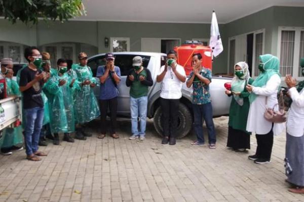 Cegah Covid-19, PKB Pandeglang Semakin Gencar Semprotkan Disinfektan