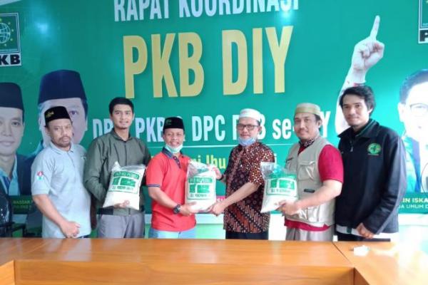 Gandeng PCNU, PKB Kota Yogyakarta Salurkan Bantuan bagi Warga Terdampak Covid-19