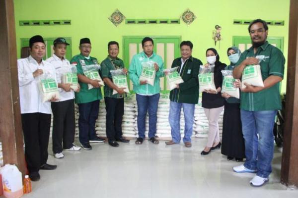 PKB DIY Salurkan 12.5 ton Beras untuk Warga Terdampak Covid-19