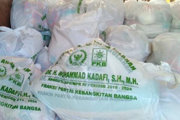 Bantu Warga Terdampak Covid-19, Muhammad Kadafi Bagikan 18.500 Paket Sembako