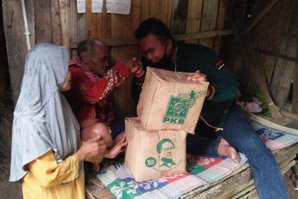 Dengar Warga Tak Tersentuh Bantuan, PKB Pandeglang Langsung Turun Tangan