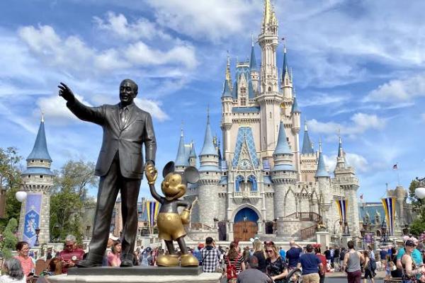 Disney Buka Kembali Kedai Pertokoan di Florida