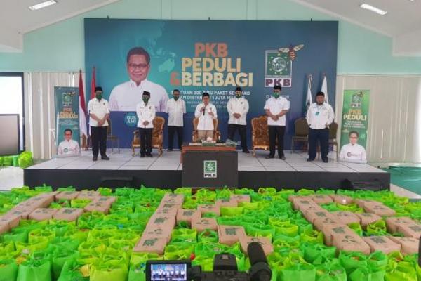 Cak Imin Salurkan 300.000 Paket Sembako dan 1 Juta Masker