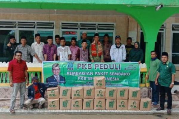 PKB Sijunjung Salurkan Bantuan Sembako Cak Imin ke Masyarakat