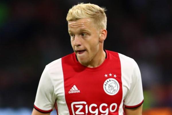 Selangkah Lagi, Donny van de Beek Bakal Gabung Manchester United