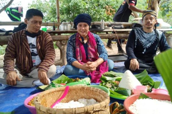 Luluk Nur Hamidah Hadiri Sedekah Bumi Bersama Masyarakat Gunung Cumbri