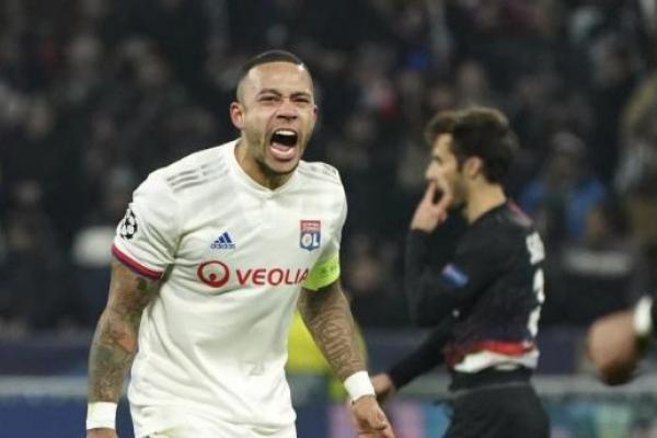 Lyon Tegaskan Tak Jual Memphis Depay