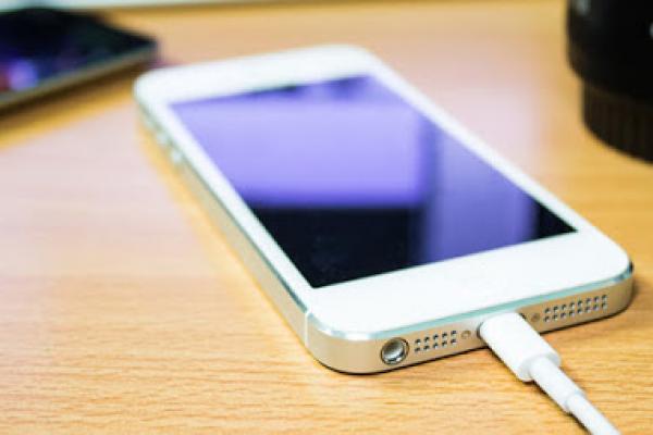 Hati-hati Salah, Berikut Tips Men-Charge Handphone Agar Baterai Lebih Awet