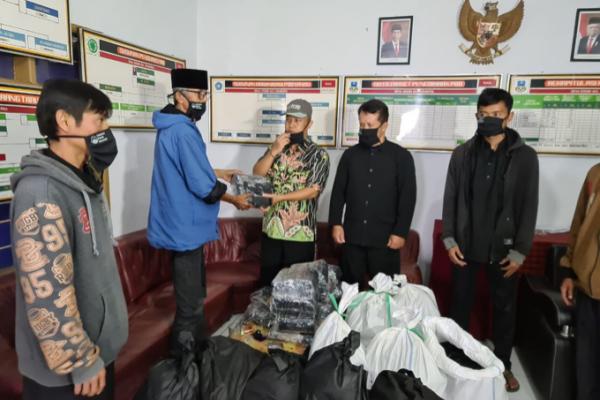 Peringati Harlah ke-22, PKB Garut Bagikan 5000 Masker dan Sembako