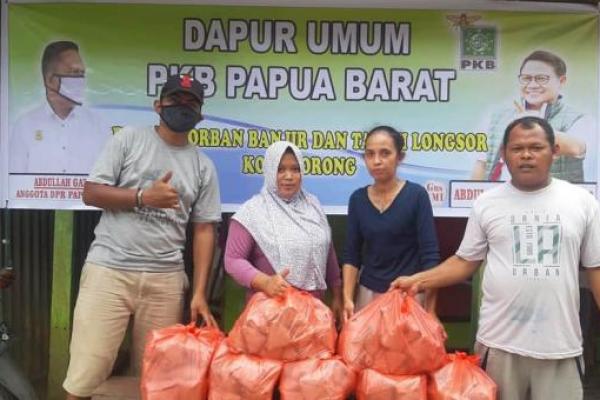 PKB Papua Barat Buka Dapur Umum Peduli Korban Banjir Kota Sorong