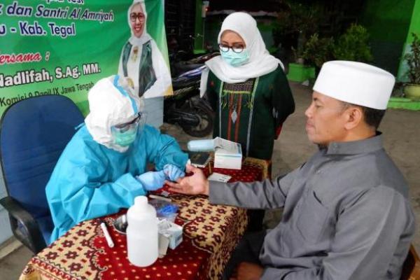 Nur Nadlifah Fasilitasi Rapid Test Santri Gratis