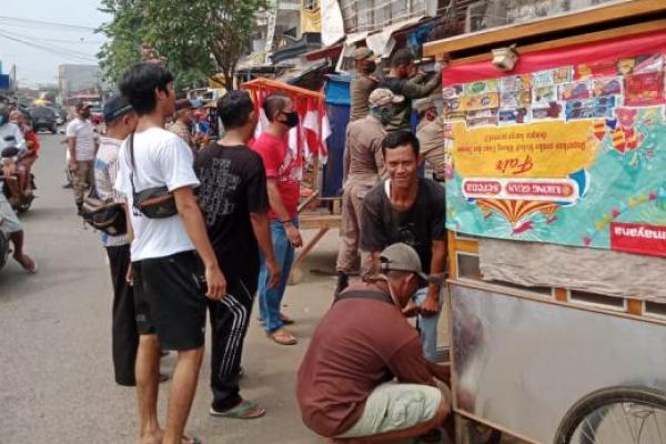 Penyaluran BLT Akan Libatkan Asosiasi Pedagang Kaki Lima