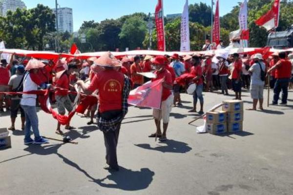 Aksi Lagi di Istana, Petani Simalingkar Takkan Pulang Sebelum Tuntutan Dipenuhi