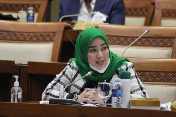 Setahun Pemerintahan Jokowi-Maruf Amin, Ratna Juwita Minta Defisit Energi Diselesaikan