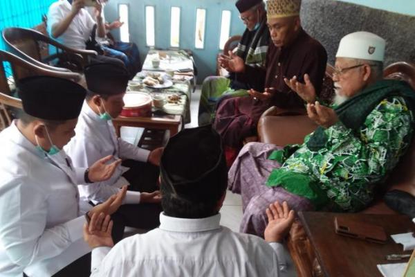 Tegas! Abah Hakim dan Pesantren Kananga Pandeglang Dukung Thoni-Imat