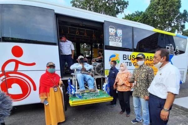 DAMRI Hadirkan Bus Disabiltas di Mataram