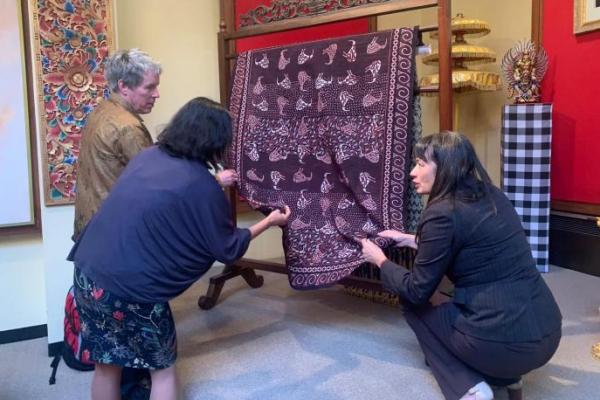 Batik Indigo dan Batik Corak Kiwi Menggema di New Zealand