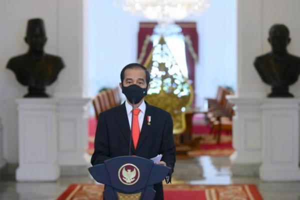 Jokowi: Bansos 2021 Diganti Tunai