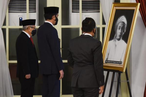 Presiden Jokowi Anugerahkan Gelar Pahlawan Nasional Pada 6 Tokoh