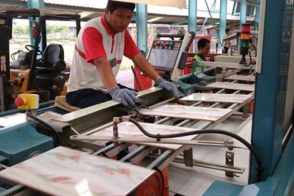 Industri Keramik Diminta Ambil Peluang di Pembangunan IKN