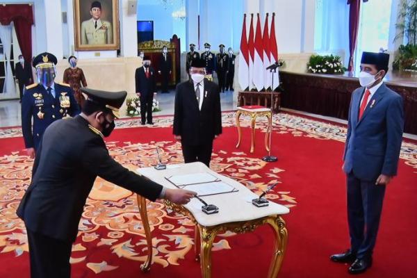 Presiden Jokowi Lantik Listyo Sigit Prabowo Jadi Kapolri