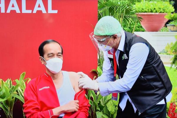 Presiden Jokowi Disuntik Vaksin Covid-19 Dosis Kedua