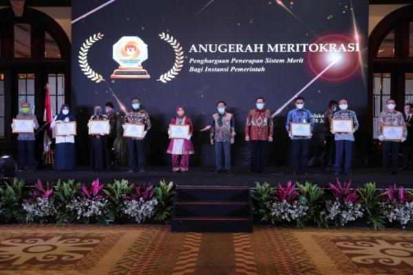 Kemendes PDTT Raih Anugerah Meritokrasi dari KASN