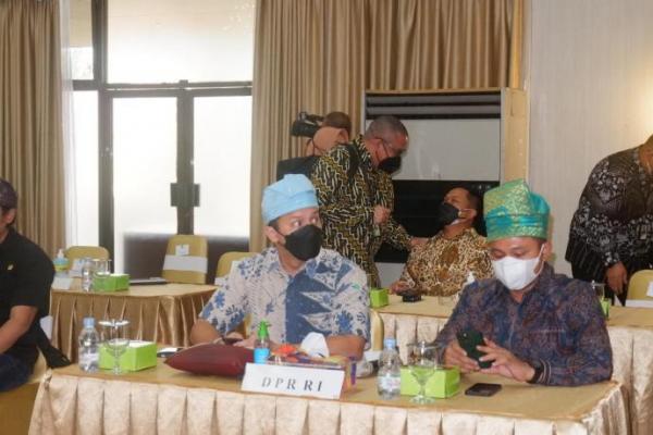 Wujud Keseriusan Akomodir Aspirasi, Abdul Wahid Bawa Panja Migas Ke Riau