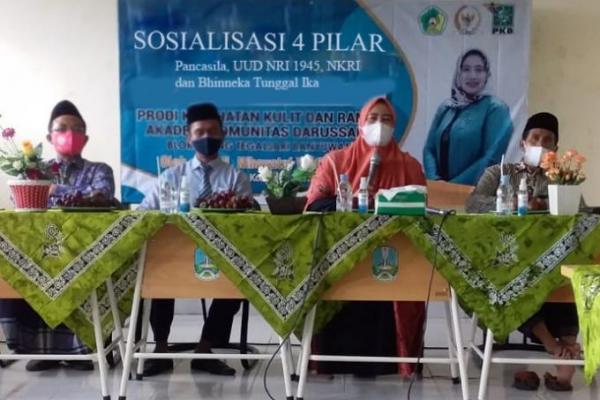 Sosialisasi 4 Pilar, Nihayatul Wafiroh Ajak Santri Tetap Produktif