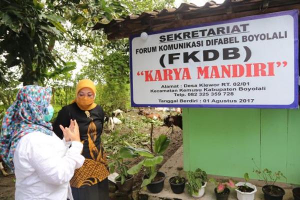 Menaker Ida Fauziyah Tinjau Penerima Program JPS Tenaga Kerja Mandiri