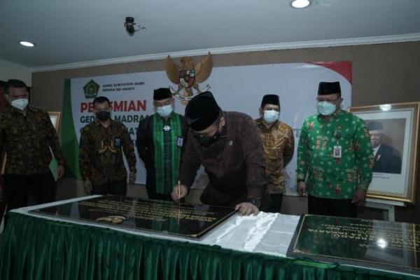 Gus Yaqut Resmikan Gedung Madrasah dan Pusat Layanan Haji Kemenag DKI Jakarta