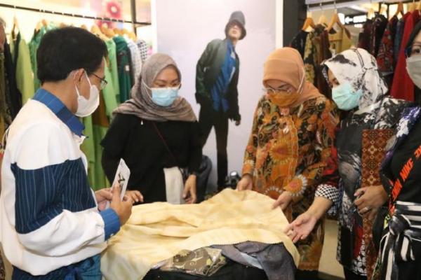 Hadir di Pameran Muffest, Menteri Ida Fauziyah Takjub Desain Siswa BBPLK Semarang