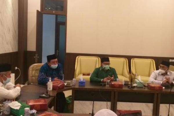 Jelang Mukernas dan Munas Alim Ulama, Gus AMI Silaturahim ke PWNU Jatim