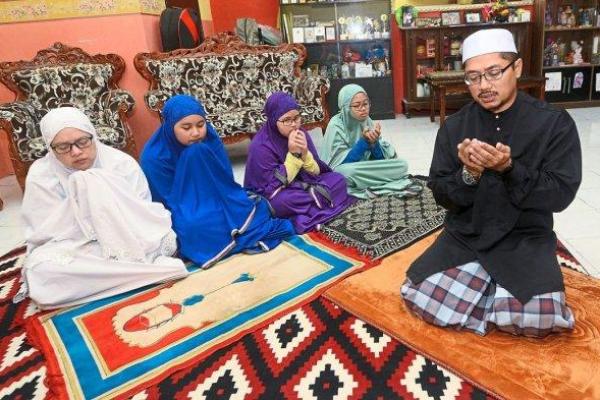 Sejarah Pelaksanaan Salat Tarawih di Rumah pada Zaman Rasulullah SAW