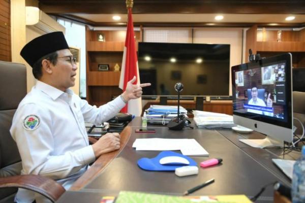 Lepas Mahasiswa KKN UIN Jakarta, Gus Menteri Ingatkan Pentingnya Data Desa