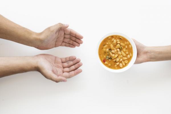 Memberikan Zakat Fitrah Sekeluarga untuk Satu Orang, Bolehkah?