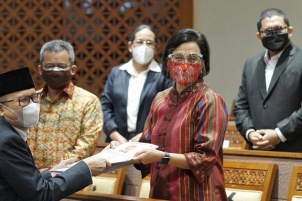 Sri Mulyani Hadiri Paripurna DPR Tanggapan Fraksi Soal Kerangka Ekonomi Makro RAPBN 2021